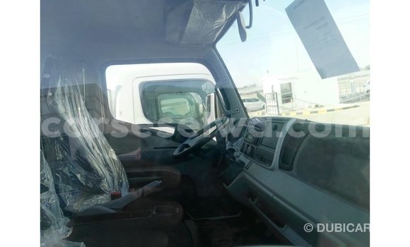 Acheter Import Voiture Mitsubishi i Blanc à Import - Dubai, East Mahé Acheter Import Voiture Mitsubishi i Blanc à Import - Dubai, East Mahé