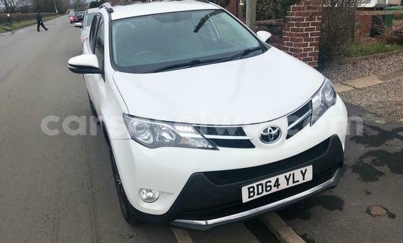 Acheter Occasion Voiture Toyota RAV4 Rouge à Beau Vallon, Nord Mahé Acheter Occasion Voiture Toyota RAV4 Rouge à Beau Vallon, Nord Mahé