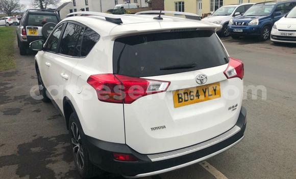 Acheter Occasion Voiture Toyota RAV4 Rouge à Beau Vallon, Nord Mahé Acheter Occasion Voiture Toyota RAV4 Rouge à Beau Vallon, Nord Mahé
