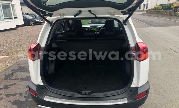 Acheter Occasion Voiture Toyota RAV4 Rouge à Beau Vallon, Nord Mahé Acheter Occasion Voiture Toyota RAV4 Rouge à Beau Vallon, Nord Mahé