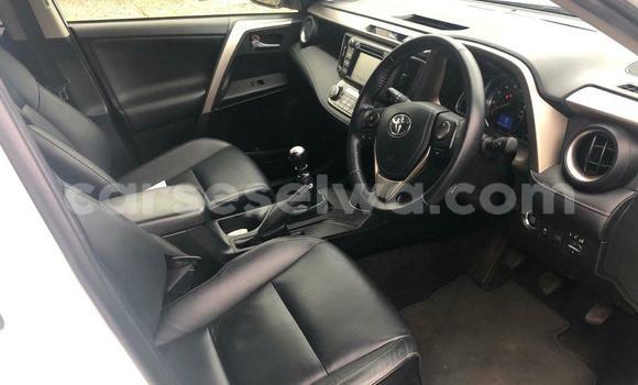 Acheter Occasion Voiture Toyota RAV4 Rouge à Beau Vallon, Nord Mahé Acheter Occasion Voiture Toyota RAV4 Rouge à Beau Vallon, Nord Mahé