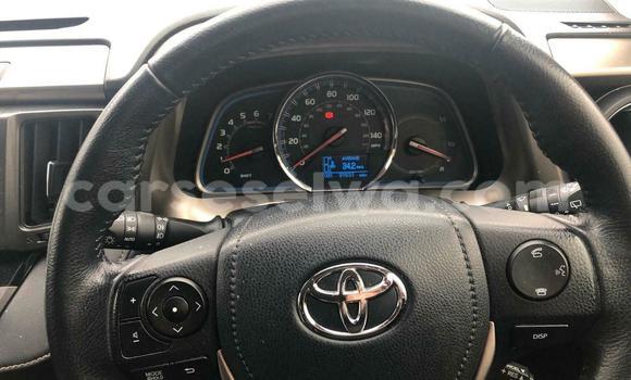 Acheter Occasion Voiture Toyota RAV4 Rouge à Beau Vallon, Nord Mahé Acheter Occasion Voiture Toyota RAV4 Rouge à Beau Vallon, Nord Mahé