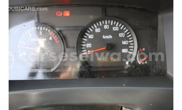 Acheter Import Voiture Isuzu Rodeo Blanc à Import - Dubai, East Mahé