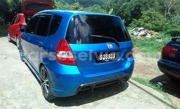 Acheter Occasion Voiture Honda Jazz Bleu à Beau Vallon, Nord Mahé Acheter Occasion Voiture Honda Jazz Bleu à Beau Vallon, Nord Mahé