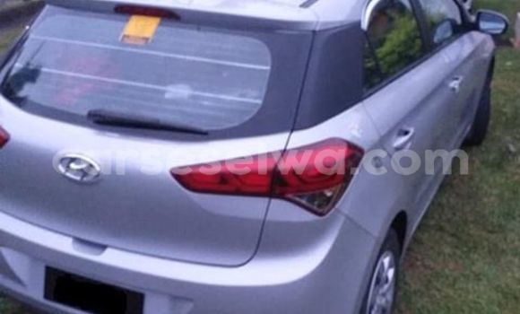 Acheter Occasion Voiture Hyundai i20 Gris à Beau Vallon, Nord Mahé Acheter Occasion Voiture Hyundai i20 Gris à Beau Vallon, Nord Mahé