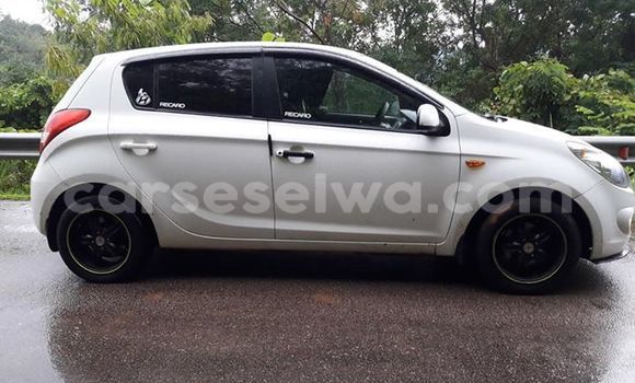 Acheter Occasion Voiture Hyundai i20 Blanc à Baie Lazare, South Mahé Acheter Occasion Voiture Hyundai i20 Blanc à Baie Lazare, South Mahé