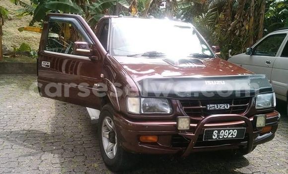 Acheter Occasion Voiture Isuzu KB Rouge à Pointe La Rue, East Mahé