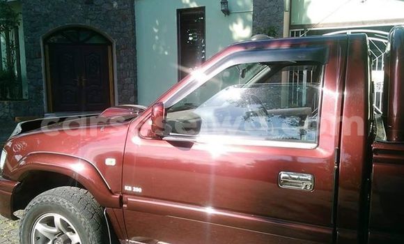 Acheter Occasion Voiture Isuzu KB Rouge à Pointe La Rue, East Mahé Acheter Occasion Voiture Isuzu KB Rouge à Pointe La Rue, East Mahé