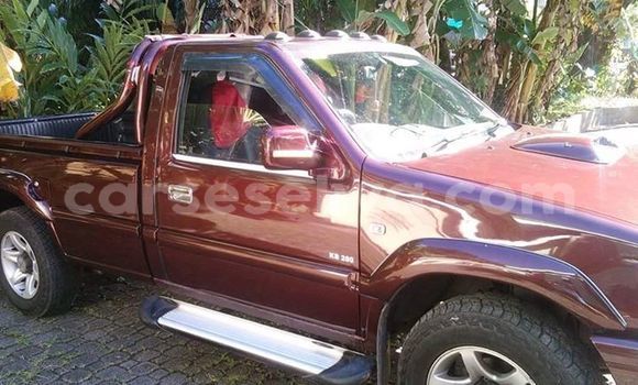 Acheter Occasion Voiture Isuzu KB Rouge à Pointe La Rue, East Mahé Acheter Occasion Voiture Isuzu KB Rouge à Pointe La Rue, East Mahé
