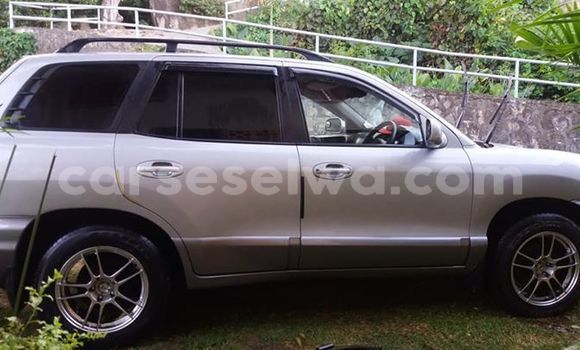 Acheter Occasion Voiture Hyundai Santa Fe Gris à Beau Vallon, Nord Mahé Acheter Occasion Voiture Hyundai Santa Fe Gris à Beau Vallon, Nord Mahé