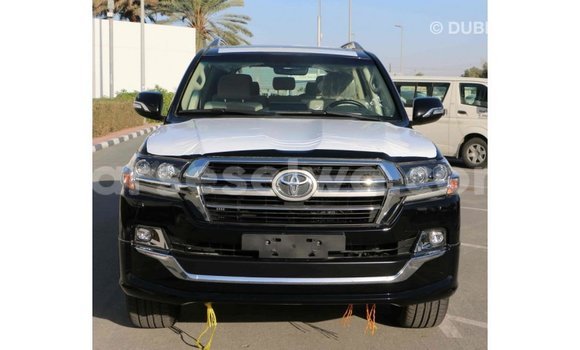 Acheter Import Voiture Toyota Land Cruiser Noir à Import - Dubai, East Mahé Acheter Import Voiture Toyota Land Cruiser Noir à Import - Dubai, East Mahé