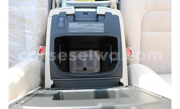 Acheter Import Voiture Toyota Land Cruiser Noir à Import - Dubai, East Mahé Acheter Import Voiture Toyota Land Cruiser Noir à Import - Dubai, East Mahé