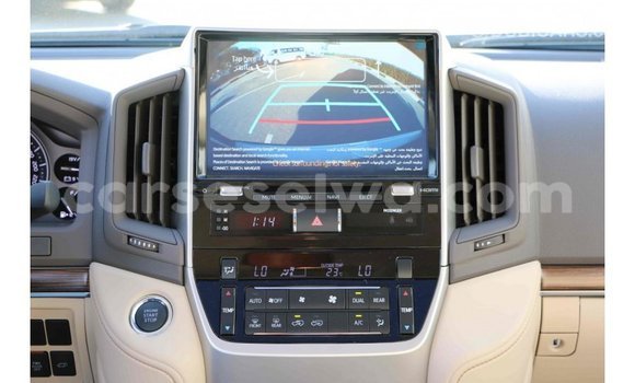 Acheter Import Voiture Toyota Land Cruiser Noir à Import - Dubai, East Mahé Acheter Import Voiture Toyota Land Cruiser Noir à Import - Dubai, East Mahé