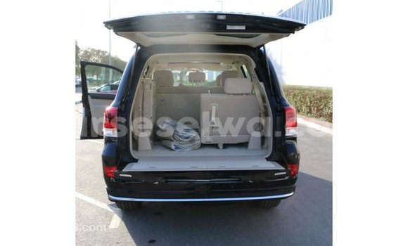 Acheter Import Voiture Toyota Land Cruiser Noir à Import - Dubai, East Mahé Acheter Import Voiture Toyota Land Cruiser Noir à Import - Dubai, East Mahé