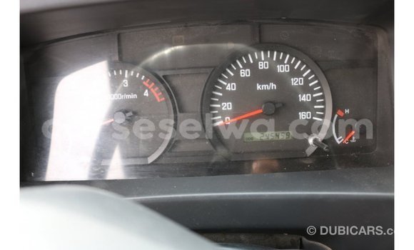 Acheter Import Voiture Isuzu Rodeo Blanc à Import - Dubai, East Mahé