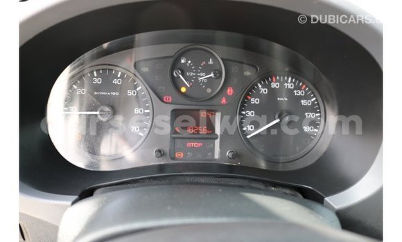 Acheter Import Voiture Peugeot Partner Blanc à Import - Dubai, East Mahé