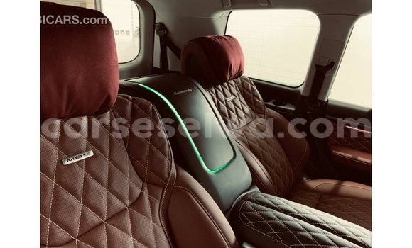 Acheter Import Voiture Toyota Land Cruiser Noir à Import - Dubai, East Mahé Acheter Import Voiture Toyota Land Cruiser Noir à Import - Dubai, East Mahé