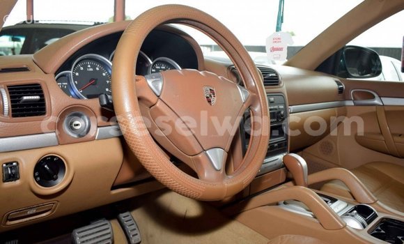 Buy Import Porsche Cayenne Green Car in Import - Dubai in East Mahé Buy Import Porsche Cayenne Green Car in Import - Dubai in East Mahé