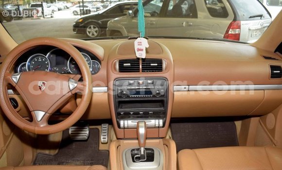 Buy Import Porsche Cayenne Green Car in Import - Dubai in East Mahé Buy Import Porsche Cayenne Green Car in Import - Dubai in East Mahé
