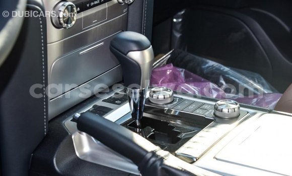 Acheter Import Voiture Toyota Land Cruiser Blanc à Import - Dubai, East Mahé Acheter Import Voiture Toyota Land Cruiser Blanc à Import - Dubai, East Mahé