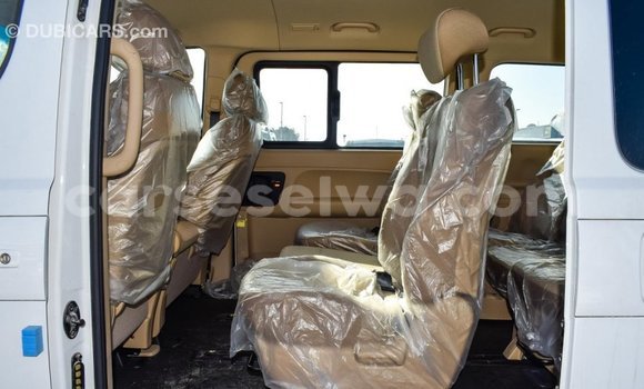 Acheter Import Voiture Hyundai Accent Blanc à Import - Dubai, East Mahé Acheter Import Voiture Hyundai Accent Blanc à Import - Dubai, East Mahé