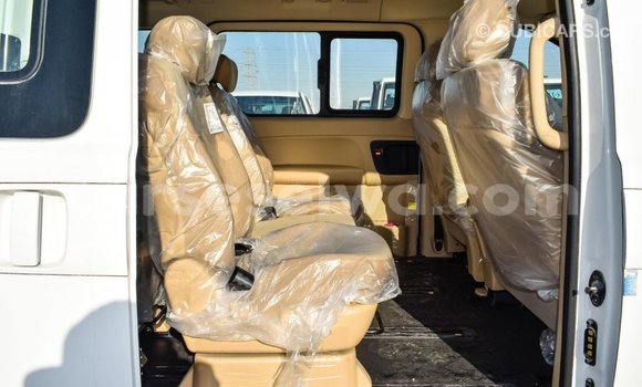 Acheter Import Voiture Hyundai Accent Blanc à Import - Dubai, East Mahé Acheter Import Voiture Hyundai Accent Blanc à Import - Dubai, East Mahé