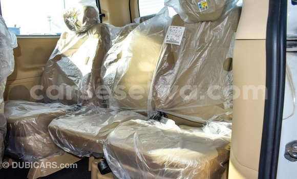 Acheter Import Voiture Hyundai Accent Blanc à Import - Dubai, East Mahé Acheter Import Voiture Hyundai Accent Blanc à Import - Dubai, East Mahé