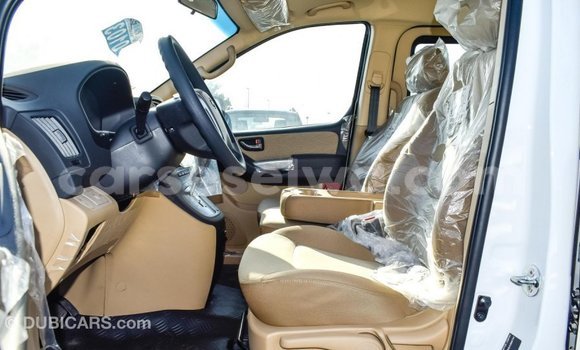 Acheter Import Voiture Hyundai Accent Blanc à Import - Dubai, East Mahé Acheter Import Voiture Hyundai Accent Blanc à Import - Dubai, East Mahé