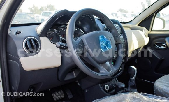 Acheter Import Voiture Renault Duster Blanc à Import - Dubai, East Mahé Acheter Import Voiture Renault Duster Blanc à Import - Dubai, East Mahé