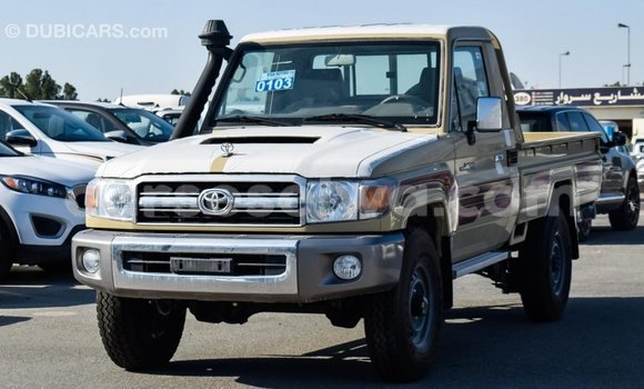 Buy Import Toyota Land Cruiser Beige Car in Import - Dubai in East Mahé Buy Import Toyota Land Cruiser Beige Car in Import - Dubai in East Mahé