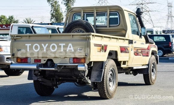 Buy Import Toyota Land Cruiser Beige Car in Import - Dubai in East Mahé Buy Import Toyota Land Cruiser Beige Car in Import - Dubai in East Mahé