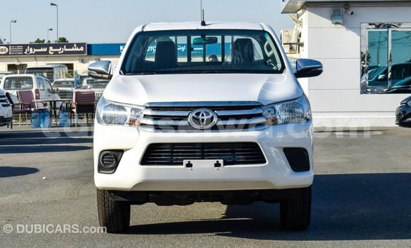Acheter Import Voiture Toyota Hilux Blanc à Import - Dubai, East Mahé Acheter Import Voiture Toyota Hilux Blanc à Import - Dubai, East Mahé