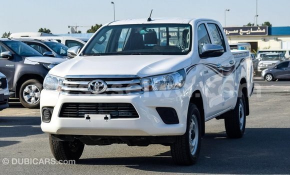 Acheter Import Voiture Toyota Hilux Blanc à Import - Dubai, East Mahé Acheter Import Voiture Toyota Hilux Blanc à Import - Dubai, East Mahé