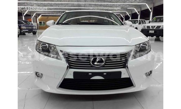 Acheter Import Voiture Lexus ES Blanc à Import - Dubai, East Mahé Acheter Import Voiture Lexus ES Blanc à Import - Dubai, East Mahé