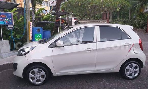Acheter Occasion Voiture Kia Picanto Blanc à Beau Vallon, Nord Mahé Acheter Occasion Voiture Kia Picanto Blanc à Beau Vallon, Nord Mahé