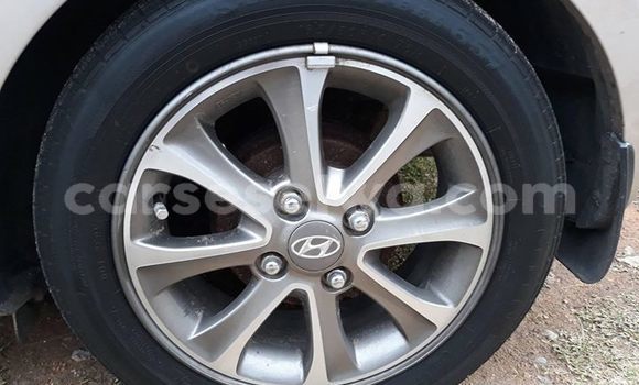 Acheter Occasion Voiture Hyundai i10 Gris à Beau Vallon, Nord Mahé Acheter Occasion Voiture Hyundai i10 Gris à Beau Vallon, Nord Mahé