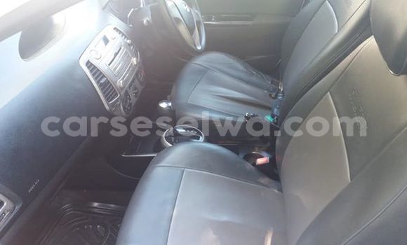 Acheter Occasion Voiture Hyundai i20 Blanc à Anse Volbert, Îles intérieures Acheter Occasion Voiture Hyundai i20 Blanc à Anse Volbert, Îles intérieures