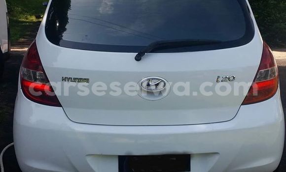Acheter Occasion Voiture Hyundai i20 Blanc à Anse Volbert, Îles intérieures Acheter Occasion Voiture Hyundai i20 Blanc à Anse Volbert, Îles intérieures