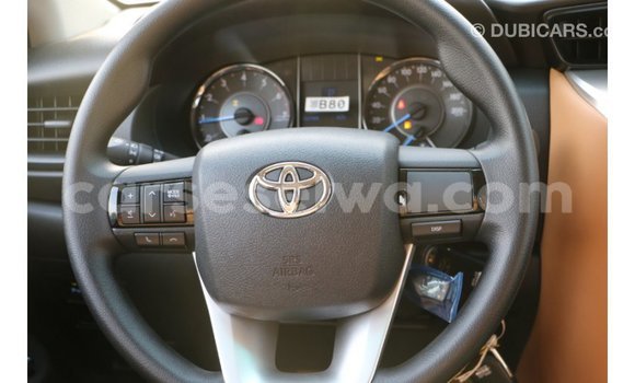 Acheter Import Voiture Toyota Fortuner Noir à Import - Dubai, East Mahé Acheter Import Voiture Toyota Fortuner Noir à Import - Dubai, East Mahé