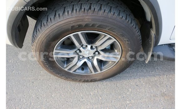 Acheter Import Voiture Toyota Fortuner Noir à Import - Dubai, East Mahé Acheter Import Voiture Toyota Fortuner Noir à Import - Dubai, East Mahé