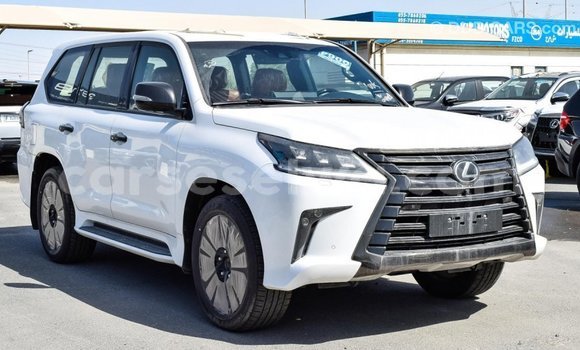 Acheter Import Voiture Lexus LX Blanc à Import - Dubai, East Mahé Acheter Import Voiture Lexus LX Blanc à Import - Dubai, East Mahé