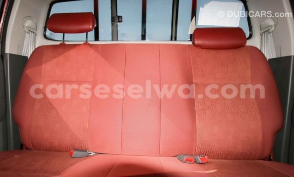 Acheter Import Voiture Toyota Hilux Rouge à Import - Dubai, East Mahé Acheter Import Voiture Toyota Hilux Rouge à Import - Dubai, East Mahé