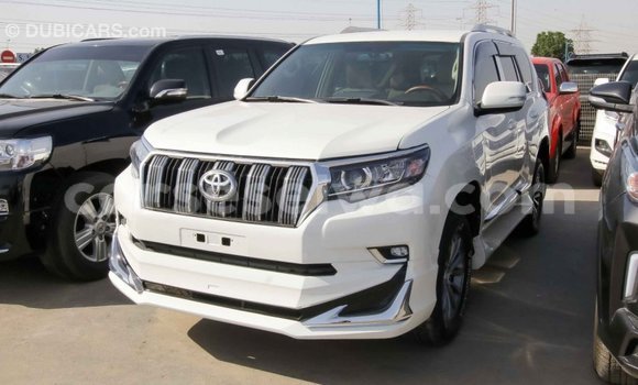 Acheter Import Voiture Toyota Prado Blanc à Import - Dubai, East Mahé Acheter Import Voiture Toyota Prado Blanc à Import - Dubai, East Mahé