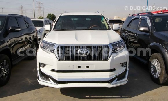 Acheter Import Voiture Toyota Prado Blanc à Import - Dubai, East Mahé Acheter Import Voiture Toyota Prado Blanc à Import - Dubai, East Mahé