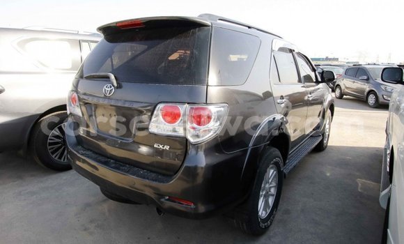 Acheter Import Voiture Toyota Fortuner Autre à Import - Dubai, East Mahé Acheter Import Voiture Toyota Fortuner Autre à Import - Dubai, East Mahé