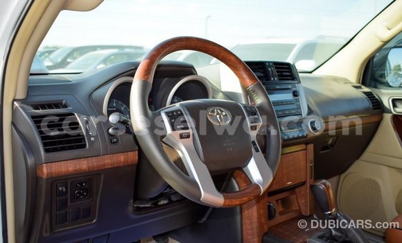 Acheter Import Voiture Toyota Prado Blanc à Import - Dubai, East Mahé Acheter Import Voiture Toyota Prado Blanc à Import - Dubai, East Mahé