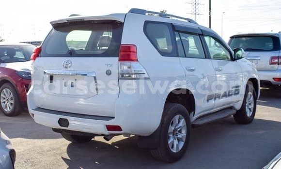 Acheter Import Voiture Toyota Prado Blanc à Import - Dubai, East Mahé Acheter Import Voiture Toyota Prado Blanc à Import - Dubai, East Mahé