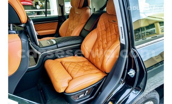 Acheter Import Voiture Toyota Land Cruiser Noir à Import - Dubai, East Mahé Acheter Import Voiture Toyota Land Cruiser Noir à Import - Dubai, East Mahé