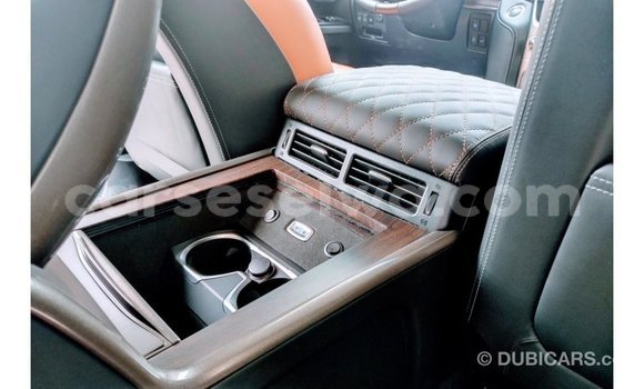 Acheter Import Voiture Toyota Land Cruiser Noir à Import - Dubai, East Mahé Acheter Import Voiture Toyota Land Cruiser Noir à Import - Dubai, East Mahé