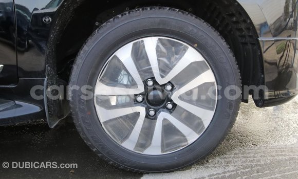 Acheter Import Voiture Toyota Land Cruiser Noir à Import - Dubai, East Mahé Acheter Import Voiture Toyota Land Cruiser Noir à Import - Dubai, East Mahé